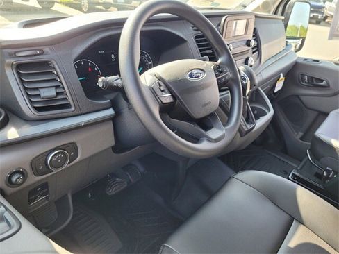 New 2025 Ford Transit 250 148 Medium Roof image 7