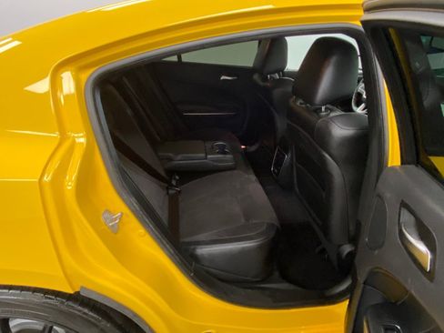 Used 2017 Dodge Charger R/T Scat Pack w/ Dynamics Package RWD image 38