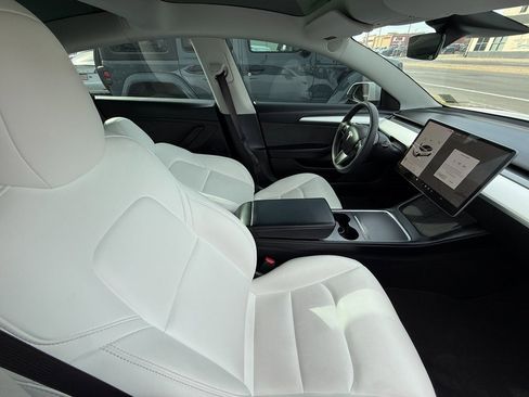 Used 2021 Tesla Model 3 Performance image 3