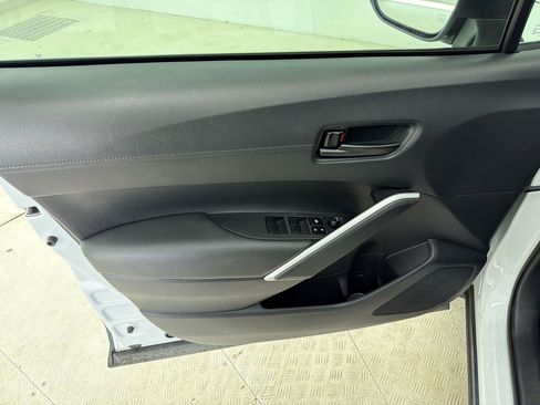 Used 2024 Toyota Corolla Cross LE FWD image 14
