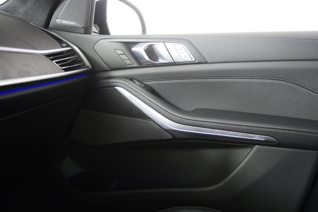Used 2022 BMW X7 M50i AWD/4WD image 28