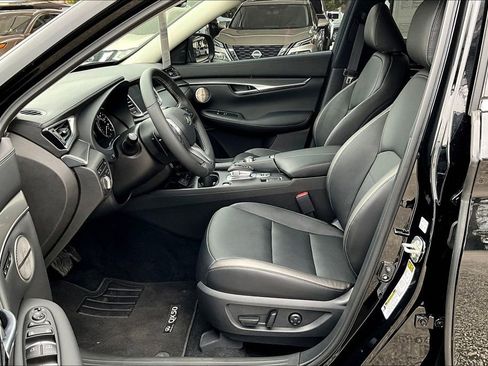 Certified 2025 INFINITI QX50 Luxe image 38