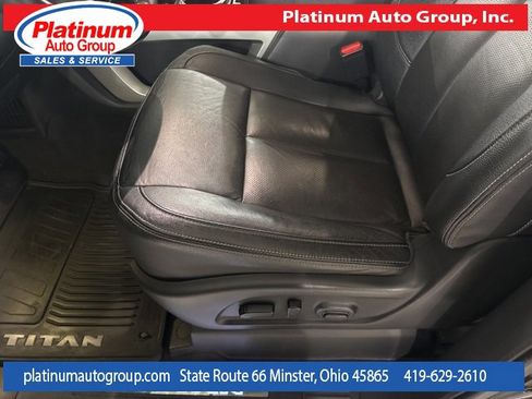 Used 2021 Nissan Titan SL w/ Moonroof Package image 12