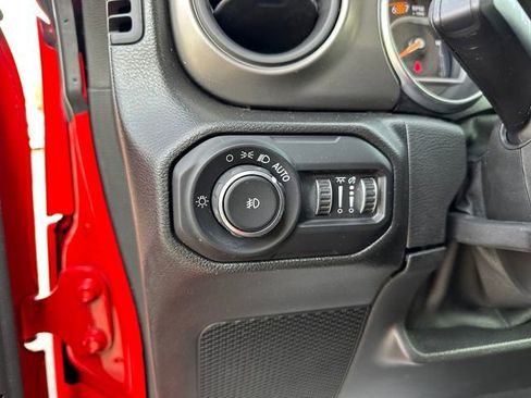 Used 2021 Jeep Wrangler Sport S image 34