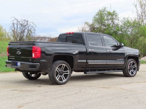 Used 2018 Chevrolet Silverado 1500 LTZ Z71 AWD/4WD image 3