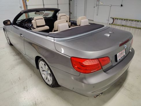 Used 2011 BMW 328i Convertible image 18