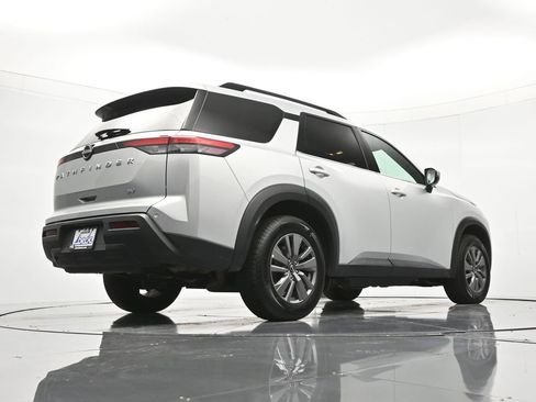 Certified 2024 Nissan Pathfinder SV FWD image 41