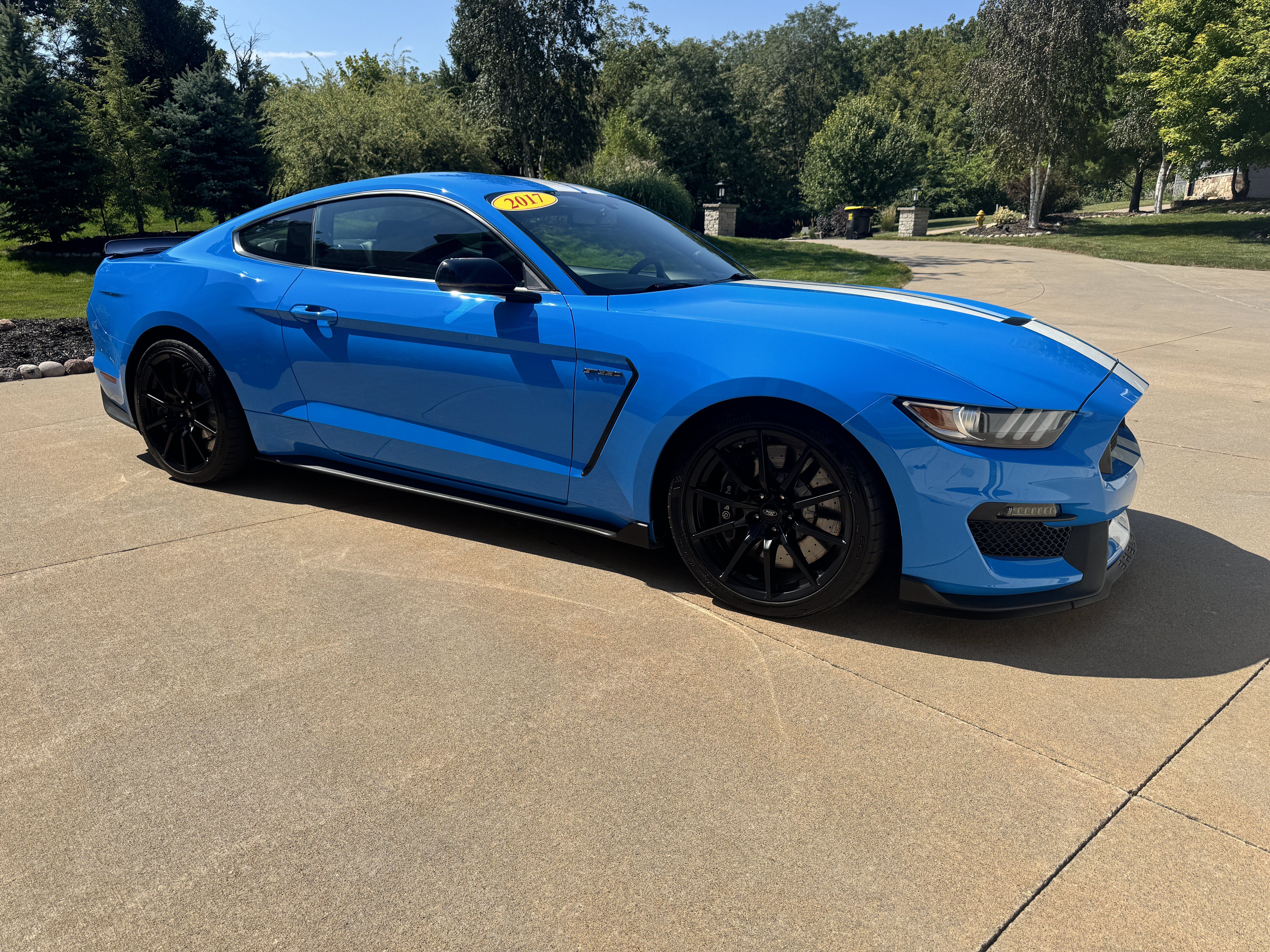 Used 2017 Ford Mustang Shelby GT350 RWD image 10