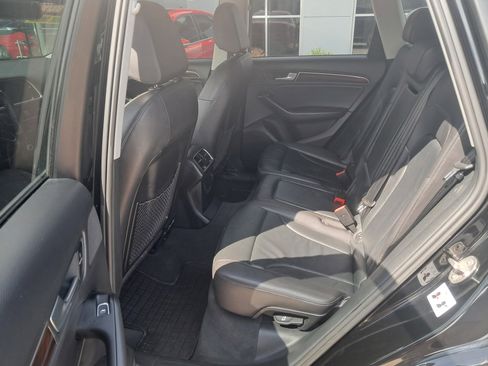 Used 2017 Audi Q5 2.0T Premium image 3