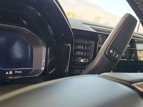 Used 2025 Chevrolet Silverado 2500 LT w/ Convenience Package image 16