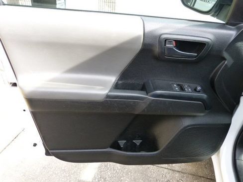 Used 2022 Toyota Tacoma SR RWD image 32