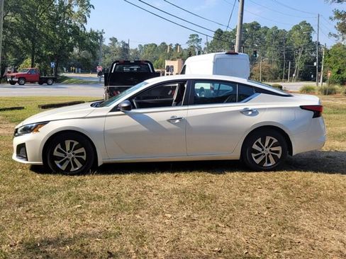 Used 2024 Nissan Altima 2.5 S image 5