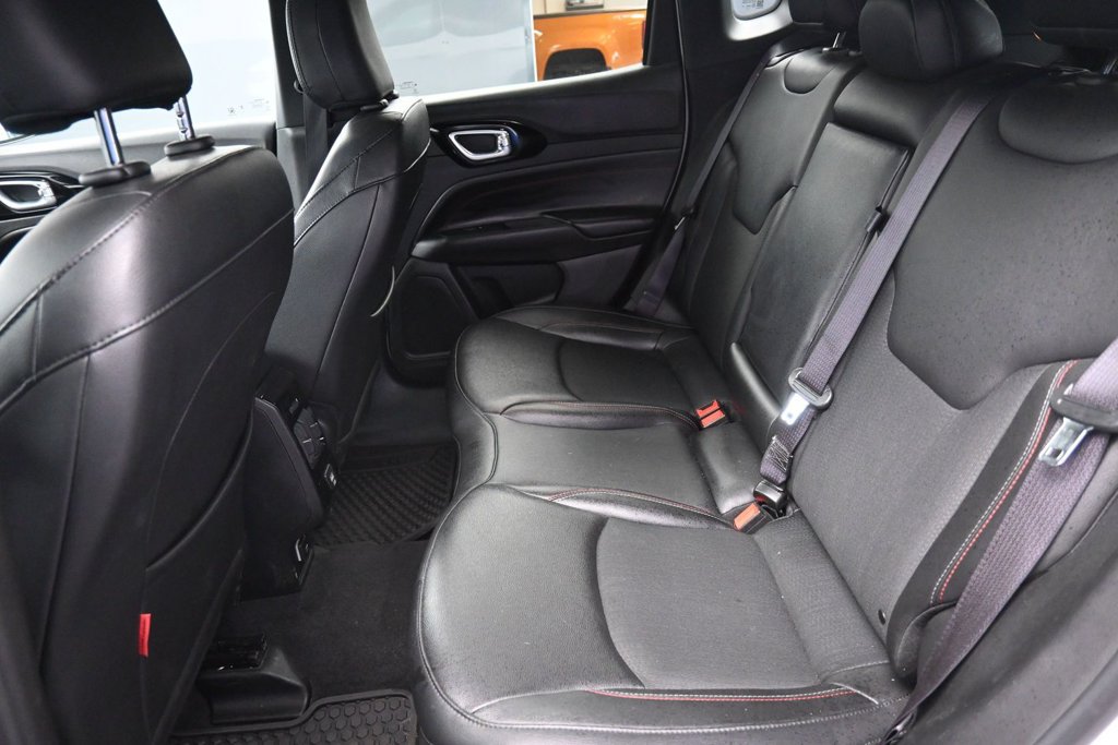 Used 2025 Jeep Compass Trailhawk AWD/4WD image 22