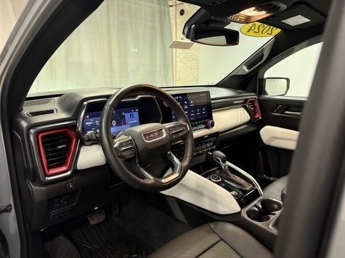 Used 2024 GMC Canyon AT4X w/ AT4X AEV Edition image 25