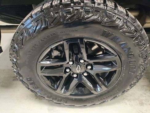 Used 2023 Chevrolet Silverado 1500 LT Trail Boss image 3