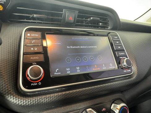 Used 2021 Nissan Kicks S FWD image 20