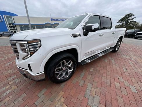 Used 2022 GMC Sierra 1500 SLT w/ SLT Premium Plus Package AWD/4WD image 30