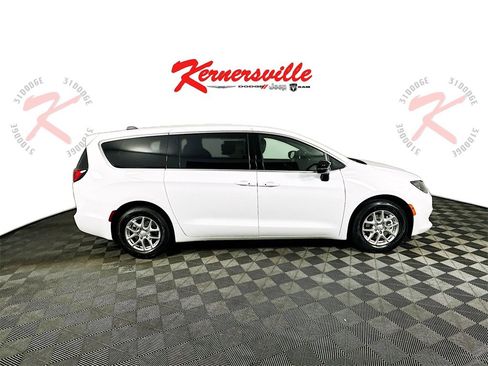 New 2026 Chrysler Voyager LX image 8