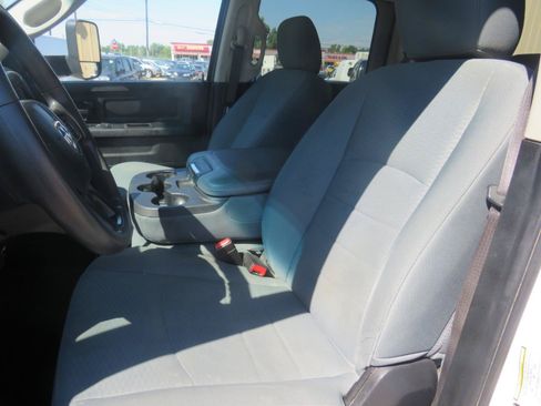 Used 2018 RAM 3500 Tradesman w/ Chrome Appearance Group AWD/4WD image 10