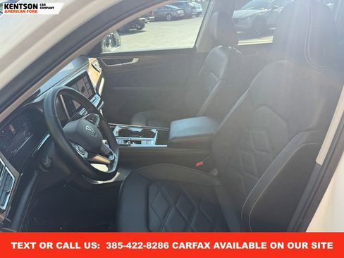 Used 2025 Volkswagen Atlas SE image 28