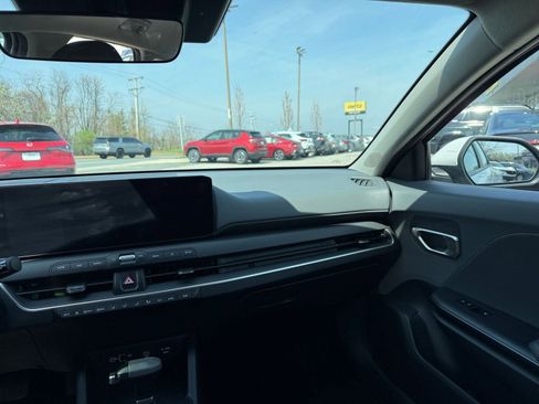 Used 2025 Kia K4 LXS image 35