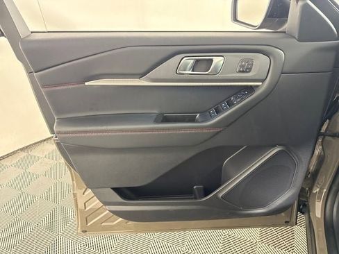 New 2026 Ford Explorer ST-Line w/ ST-Line Street Pack image 16