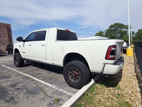 Used 2022 RAM 2500 Limited w/ Night Edition AWD/4WD image 3