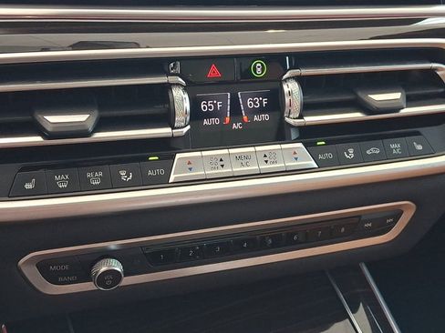 Used 2023 BMW X5 xDrive40i w/ Premium Package AWD/4WD image 18