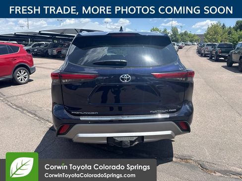 Used 2022 Toyota Highlander Platinum AWD/4WD image 8