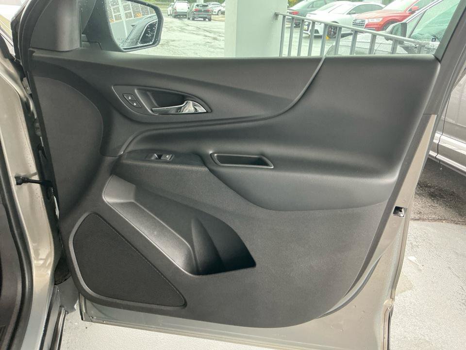 Used 2018 Chevrolet Equinox LT FWD image 34