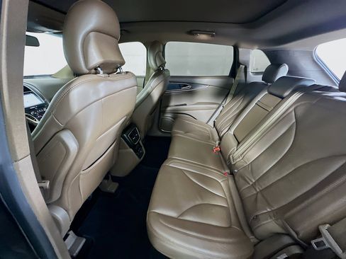 Used 2016 Lincoln MKX Reserve w/ Driver Assistance Package image 28