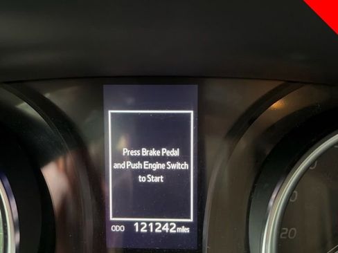 Used 2018 Toyota Camry LE w/ Convenience Package FWD image 6