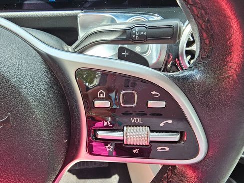 Used 2020 Mercedes-Benz GLB 250 w/ Premium Package image 19