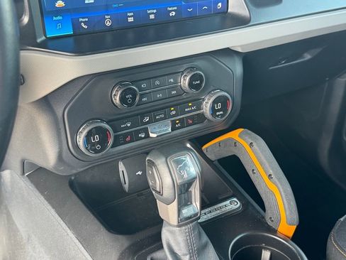 Used 2023 Ford Bronco Badlands image 22