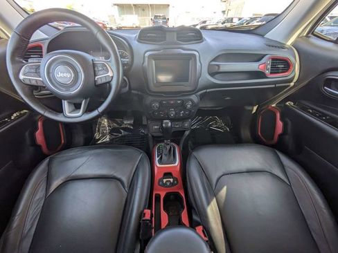 Used 2019 Jeep Renegade Trailhawk AWD/4WD image 13