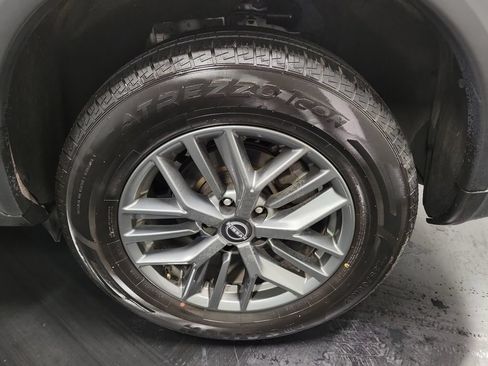 Used 2024 Nissan Rogue S FWD image 12