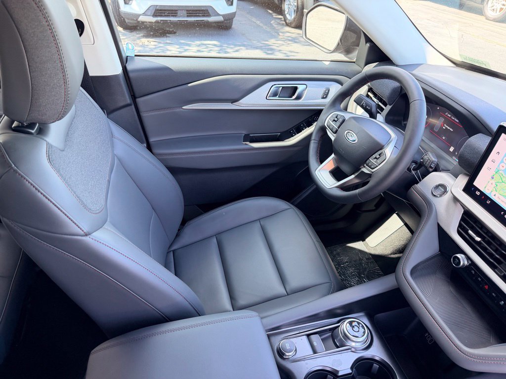 New 2026 Ford Explorer Active w/ Active Comfort Package RWD image 9
