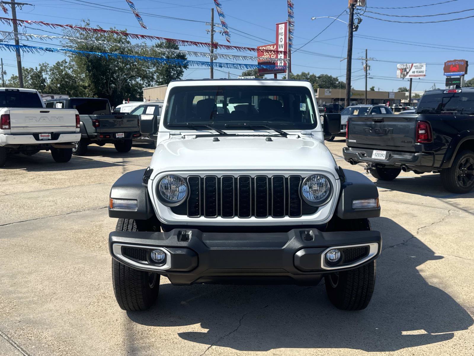 Used 2026 Jeep Gladiator Sport AWD/4WD image 2