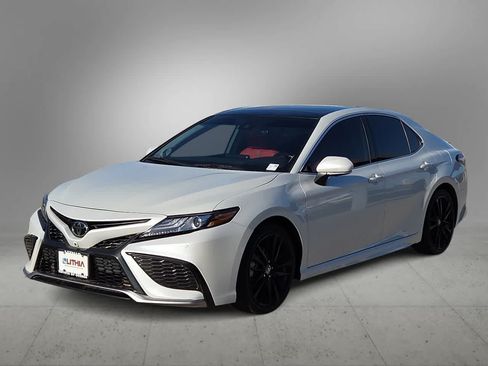 Used 2024 Toyota Camry XSE w/ Navigation Package FWD image 4
