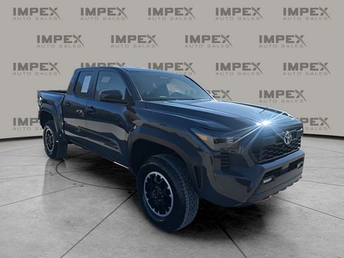 Used 2025 Toyota Tacoma TRD Off-Road image 7