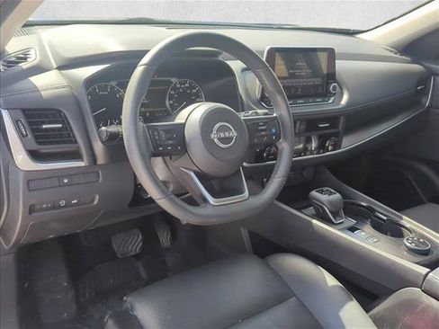 Used 2024 Nissan Rogue SV w/ SV Premium Package AWD/4WD image 9