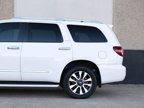 Used 2018 Toyota Sequoia Limited image 8