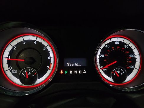 Used 2018 Dodge Grand Caravan SXT image 23