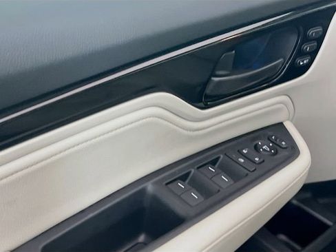 Used 2025 Honda Odyssey Touring image 15