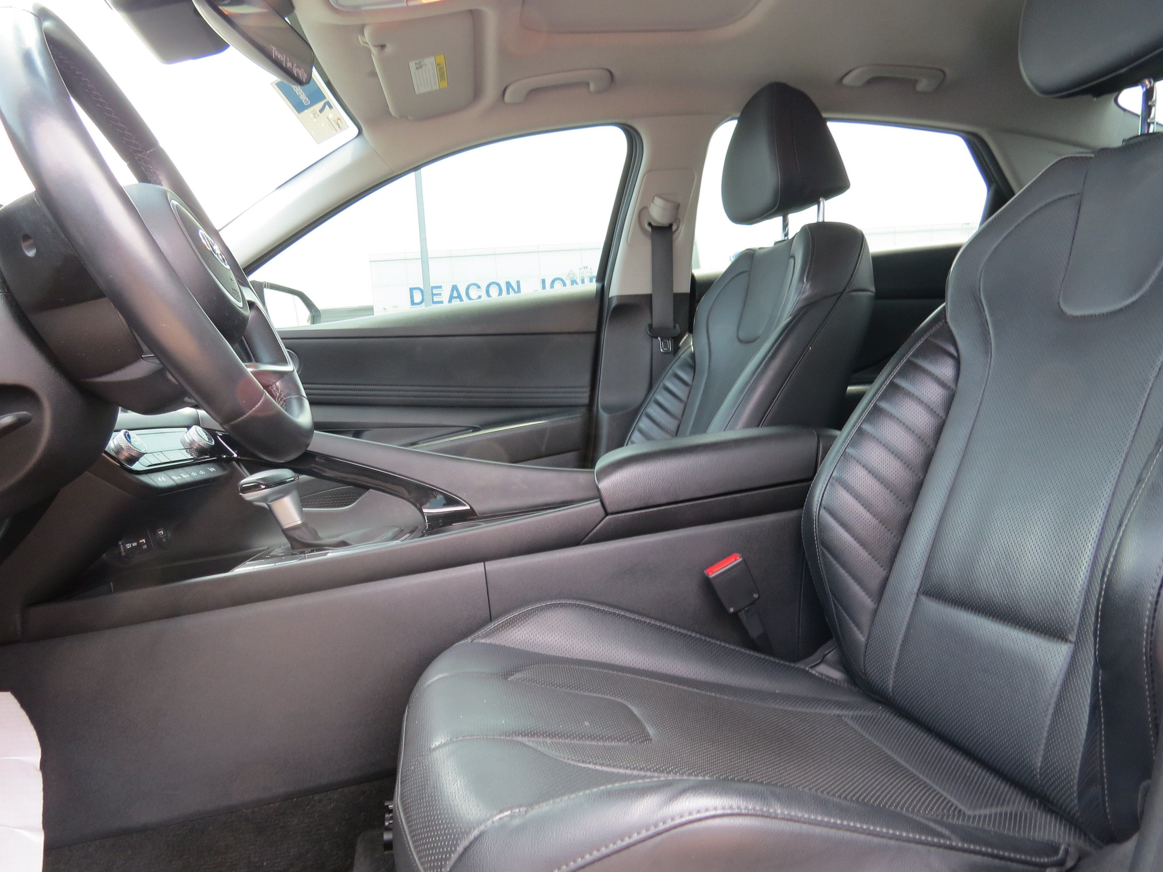 Used 2023 Hyundai Elantra Limited FWD image 13