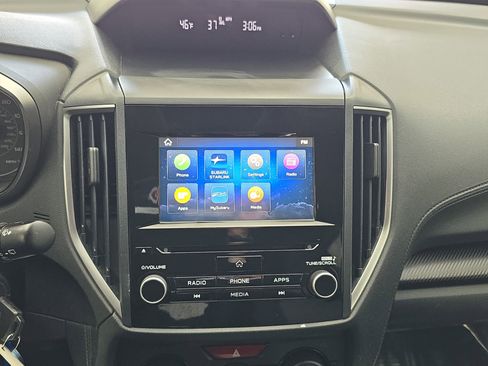 Used 2019 Subaru Crosstrek 2.0i Premium image 19