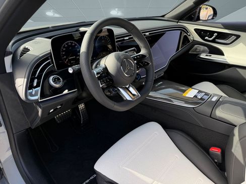 New 2026 Mercedes-Benz E 53 AMG e 4MATIC Sedan image 3