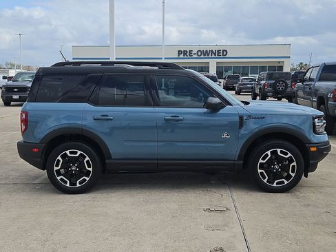 Used 2023 Ford Bronco Sport Outer Banks w/ Tech Package image 2