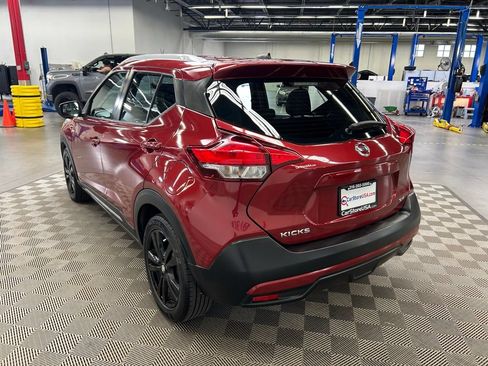 Used 2019 Nissan Kicks SR w/ SR Premium Package FWD image 5