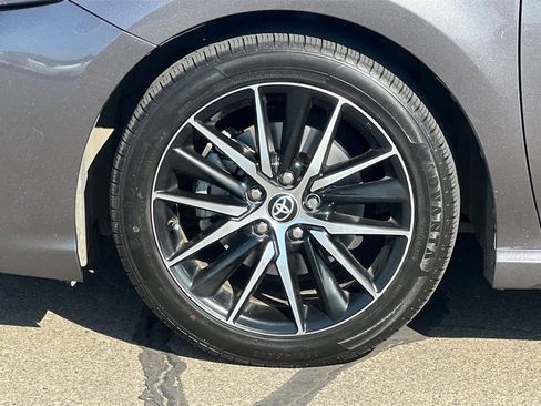 Used 2022 Toyota Camry SE image 25
